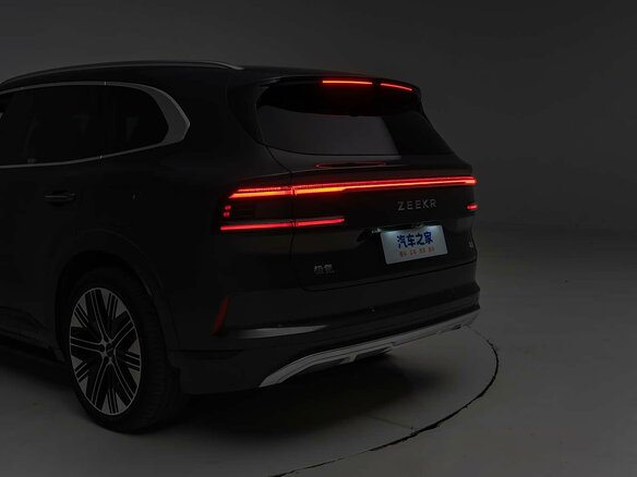 2026 Zeekr 8X 70 kWh, серый, 12900000 рублей - вид 9