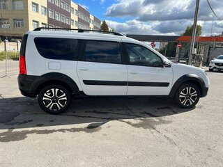 2025 Lada (ВАЗ) Largus Cross I Рестайлинг, белый, 1750000 рублей, вид 2