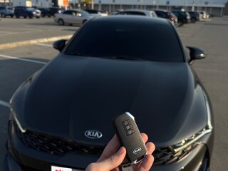 2021 Kia K5 III, серый, 2700000 рублей, вид 4