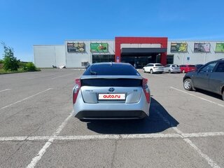 2016 Toyota Prius IV (XW50), серебристый, 1380000 рублей, вид 2