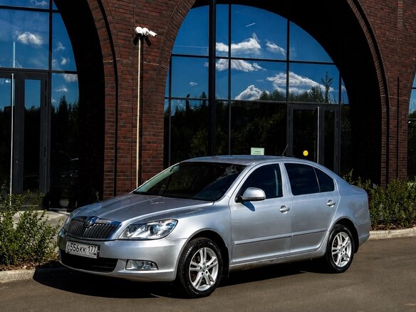 2011 Skoda Octavia DSG7 II (A5) Рестайлинг, белый, 780000 рублей - вид 9