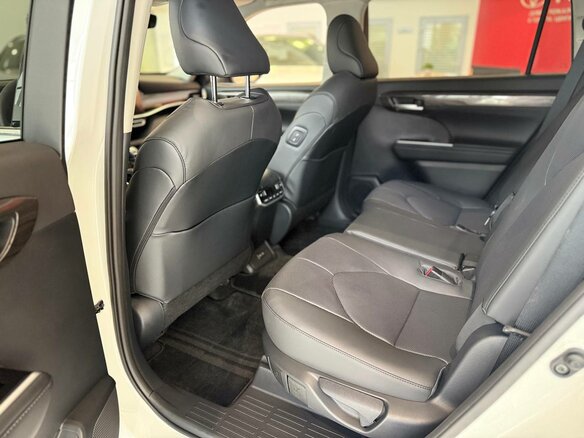 2025 Toyota Highlander IV (XU70), белый, 5250000 рублей - вид 13