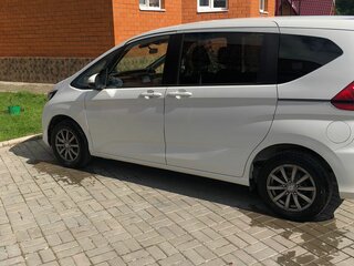 2019 Honda Freed II Рестайлинг, белый, 1800000 рублей, вид 5