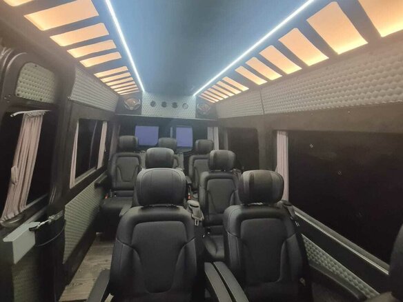 2007 Mercedes-Benz Sprinter, серый, 2000000 рублей - вид 2
