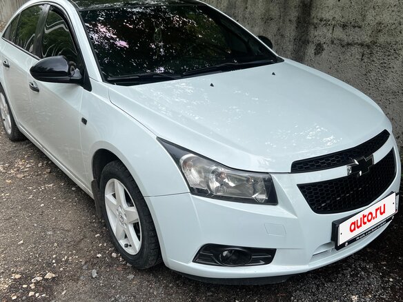 2011 Chevrolet Cruze I, белый, 800000 рублей - вид 1