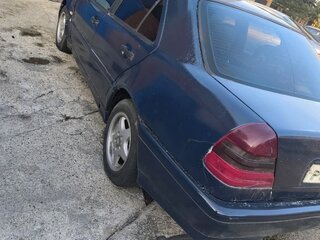 1998 Mercedes-Benz C-Класс 180 I (W202) Рестайлинг, синий, 160000 рублей, вид 3