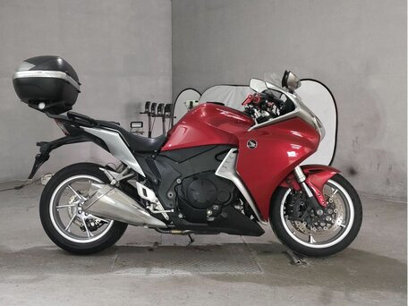 2011 Honda VFR 1200, красный, 799000 рублей, вид 1