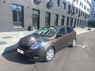 2017 Kia Rio III Рестайлинг, коричневый, 1150000 рублей, вид 1