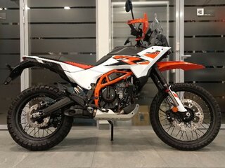 2025 KTM 390 Adventure R, оранжевый, 869900 рублей, вид 2