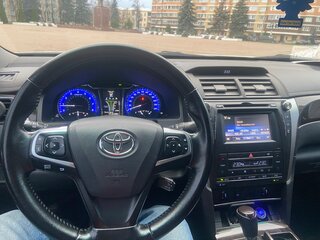 2015 Toyota Camry VII (XV50) Рестайлинг, белый, 2050000 рублей, вид 5