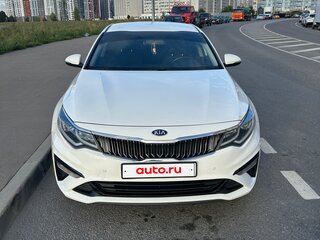 2019 Kia Optima IV Рестайлинг, белый, 1880000 рублей, вид 2