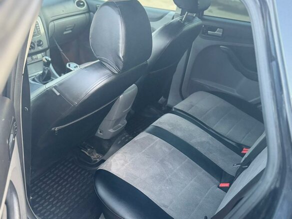 2010 Ford Focus II Рестайлинг, чёрный, 580000 рублей - вид 11