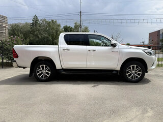 2016 Toyota Hilux VIII, белый, 2900000 рублей, вид 3