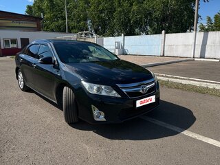 2013 Toyota Camry Japan Market VII (XV50), зелёный, 1650000 рублей, вид 1