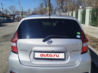2018 Nissan Note e-Power II Рестайлинг, серебристый, 890000 рублей, вид 3