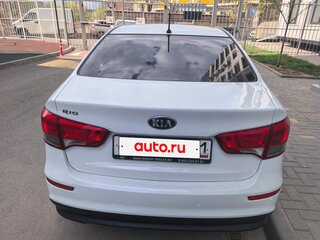 2015 Kia Rio III Рестайлинг, белый, 1070000 рублей, вид 3