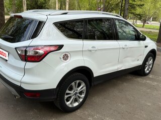 2018 Ford Kuga II Рестайлинг, белый, 1600000 рублей, вид 3