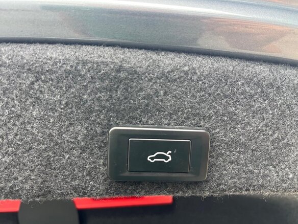 2018 Audi A3 III (8V) Рестайлинг, серебристый, 1670700 рублей - вид 29