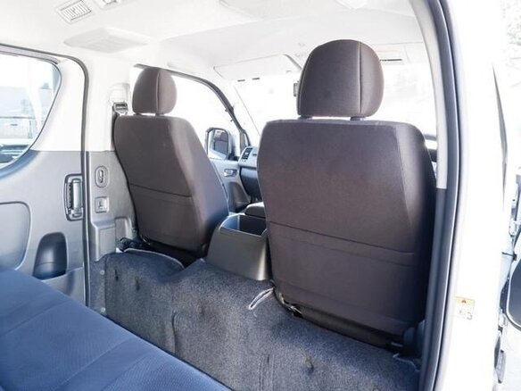 2023 Toyota HiAce H200 Рестайлинг, белый, 4989000 рублей - вид 14