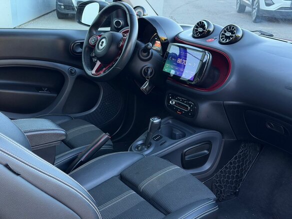2018 Smart Fortwo III, красный, 895000 рублей - вид 8