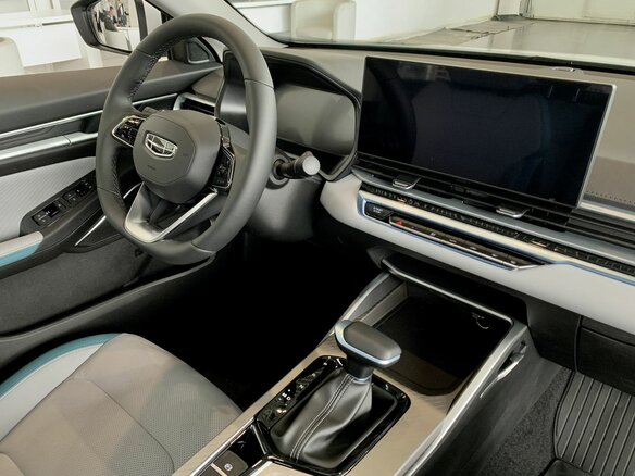 2023 Geely Emgrand II, белый, 2489990 рублей - вид 6