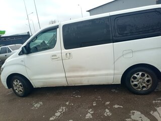 2011 Hyundai Grand Starex I, белый, 1050000 рублей, вид 4