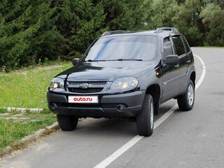 2010 Chevrolet Niva I Рестайлинг, чёрный, 620000 рублей, вид 2