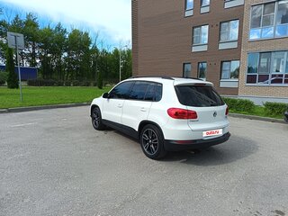 2013 Volkswagen Tiguan I Рестайлинг, белый, 1700000 рублей, вид 3