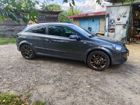 2008 Opel Astra GTC H Рестайлинг, серый, 450000 рублей - вид 3