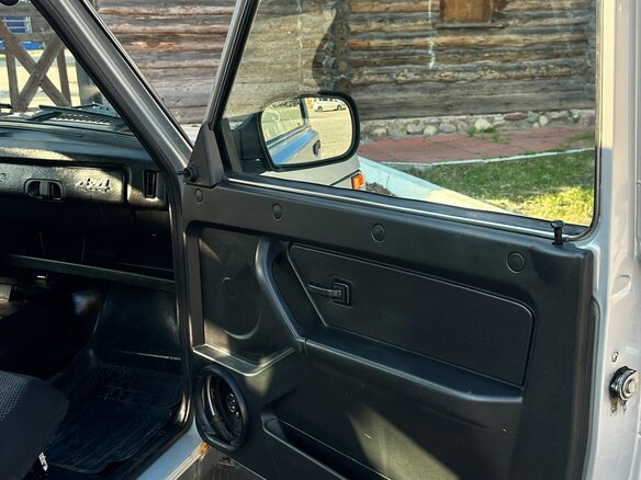 2019 Lada (ВАЗ) 2131 (4x4) I Рестайлинг (2020), серебристый, 600000 рублей - вид 13