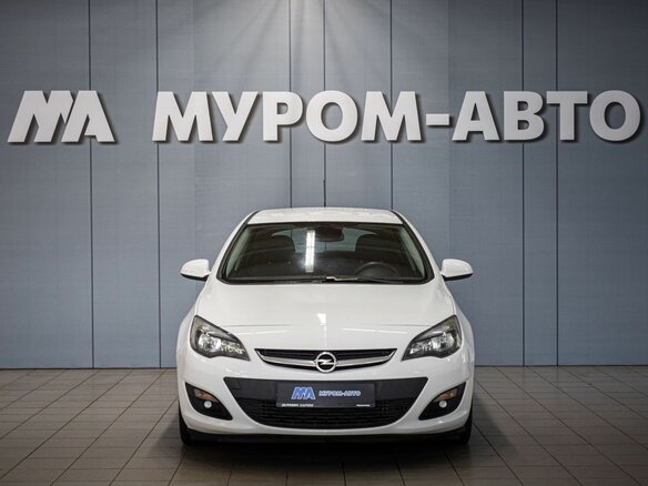 2013 Opel Astra J Рестайлинг, белый - вид 2