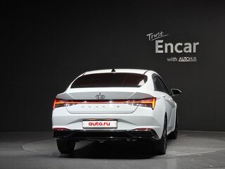 2022 Hyundai Avante VII, белый, 1650000 рублей, вид 3