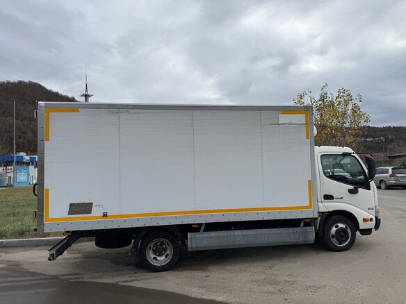 2015 Hino Series 300 (Dutro), белый, 2800000 рублей - вид 8