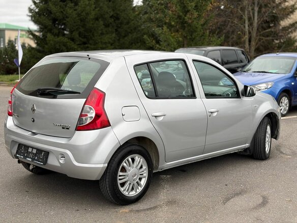 2014 Renault Sandero I, серебристый, 600000 рублей - вид 5