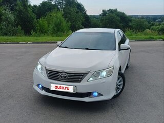 2013 Toyota Camry VII (XV50), белый, 1700000 рублей, вид 3
