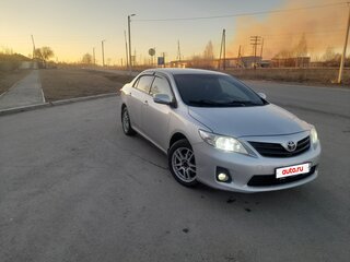 2013 Toyota Corolla X (E140, E150) Рестайлинг, серебристый, 845000 рублей, вид 3