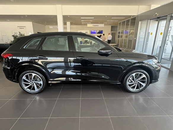 2025 Audi Q5 40 TDI III (GU), чёрный - вид 3