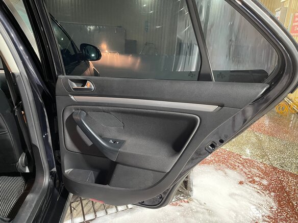 2010 Volkswagen Jetta V, чёрный, 690000 рублей - вид 26