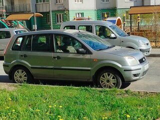 2005 Ford Fusion I, серебристый, 450000 рублей, вид 2