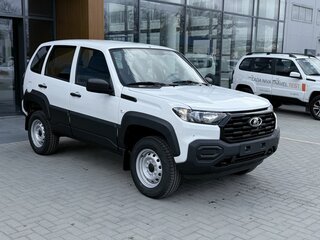 2026 Lada (ВАЗ) Niva Travel I Рестайлинг, белый, 1435800 рублей, вид 3