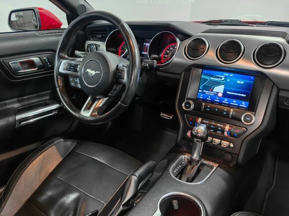 2018 Ford Mustang VI Рестайлинг, красный, 3070000 рублей - вид 15