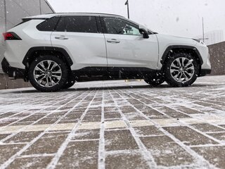 2021 Toyota RAV4 V (XA50), белый, 3200000 рублей, вид 4
