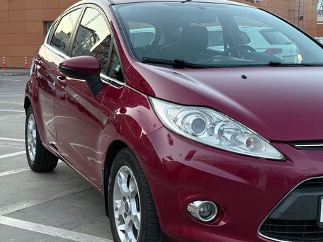 2012 Ford Fiesta Mk6, красный, 839000 рублей, вид 3