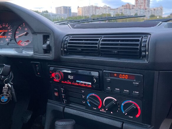 1989 BMW 5 серии 520i III (E34), белый - вид 23