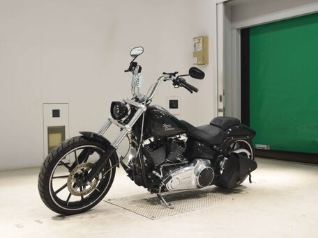 2013 Harley-Davidson Breakout, чёрный, 1213000 рублей, вид 4