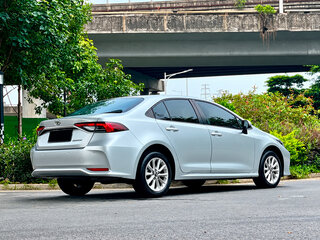 2023 Toyota Corolla XII (E210), серебристый, 1395000 рублей, вид 4