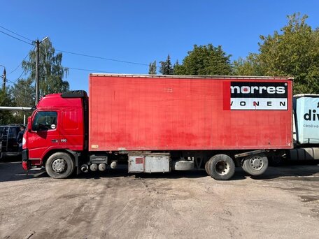 2000 Volvo FM, красный, 750000 рублей, вид 4