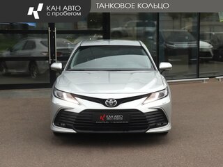 2021 Toyota Camry VIII (XV70) Рестайлинг, серебристый, 2927000 рублей, вид 2