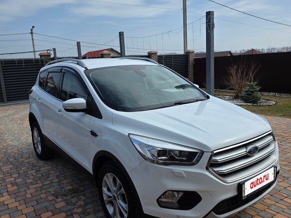 2017 Ford Kuga II Рестайлинг, белый - вид 1