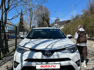 2018 Toyota RAV4 IV (XA40) Рестайлинг, белый, 2500000 рублей, вид 1